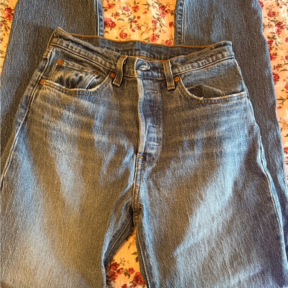 Levi 501 Straight Leg Jeans